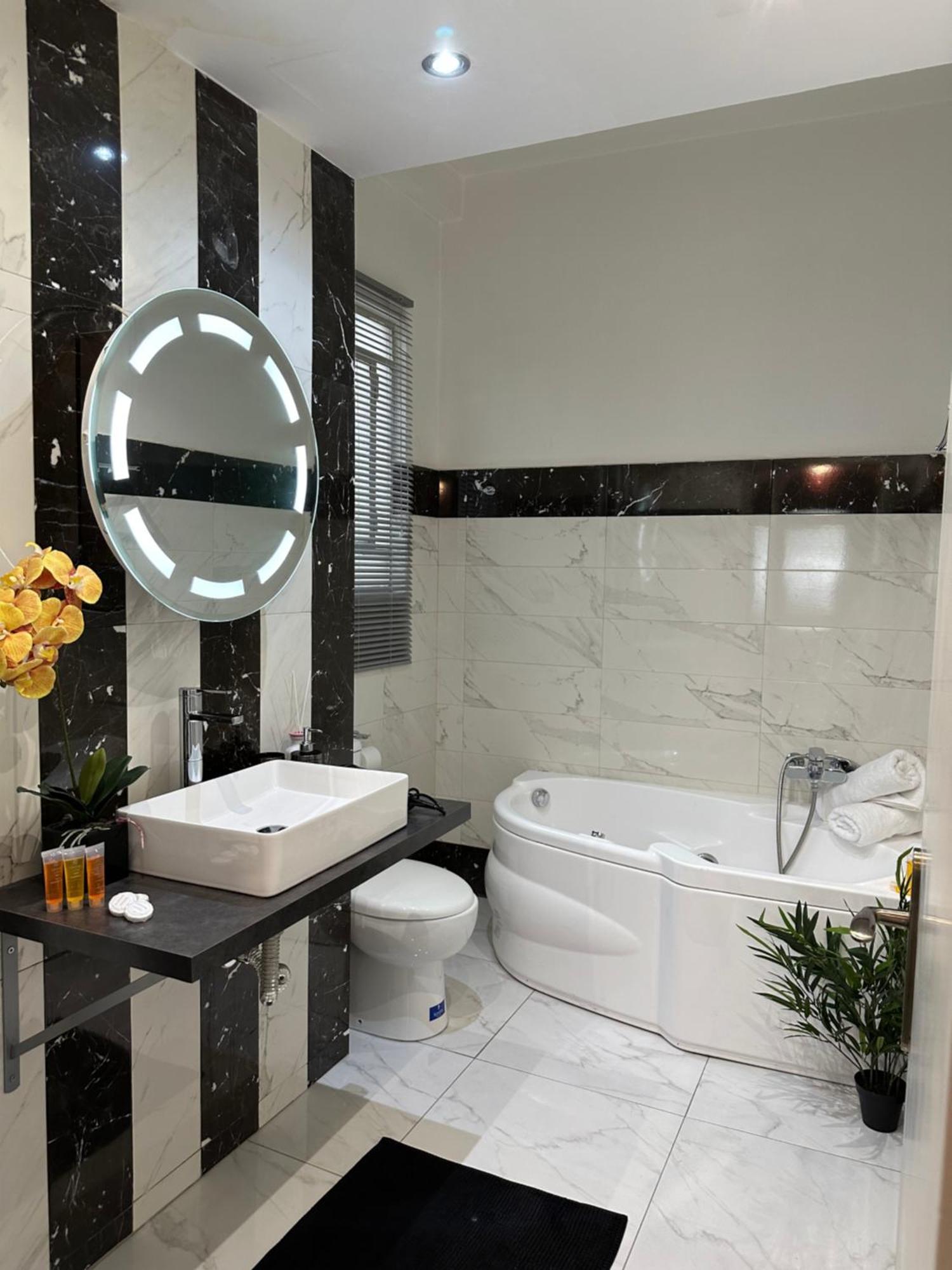 2 Bd Apt In Syntagma With Acropolis View Athens Ngoại thất bức ảnh